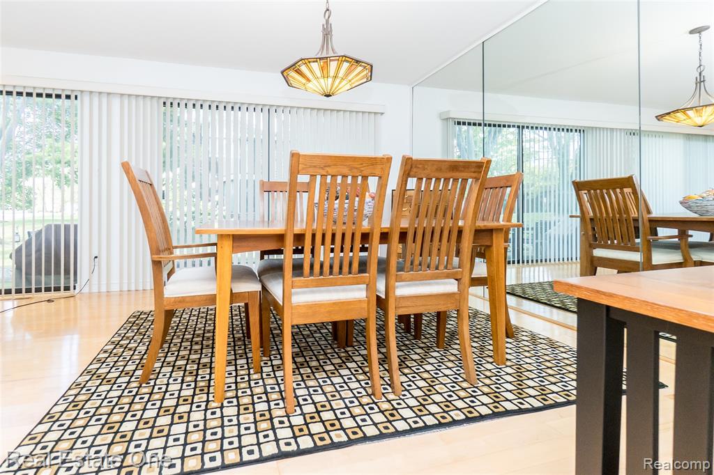 7308 Creek View Circle, West Bloomfield, MI — Photo 18