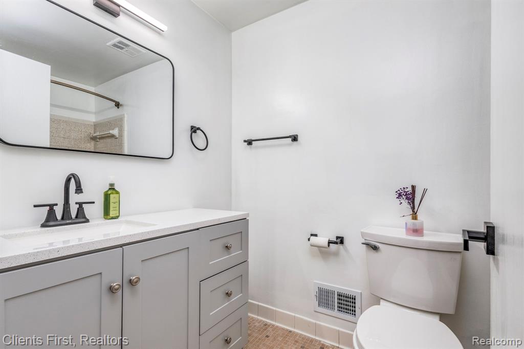 20809 W Glen Haven Circle, Novi, MI 48167 — Photo 24