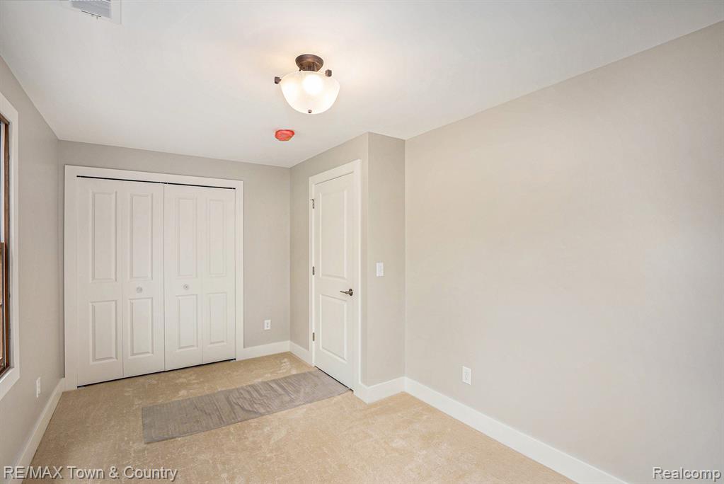 6400 N SEYMOUR Road, Flushing, MI 48433 — Photo 15