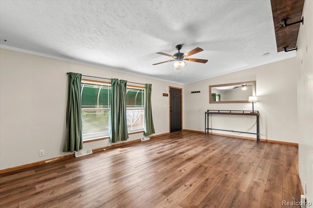 11018 WOODLAND RIDGE, South Lyon, MI 48178 — Photo 5