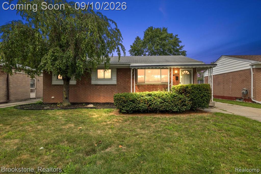 23223 Glenbrook Street, Saint Clair Shores, MI 48082