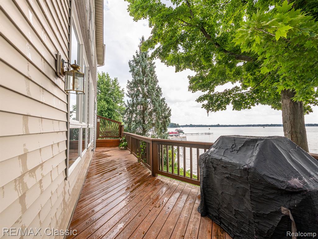 11540 E E Shore Drive, Whitmore Lake, MI 48189 — Photo 31