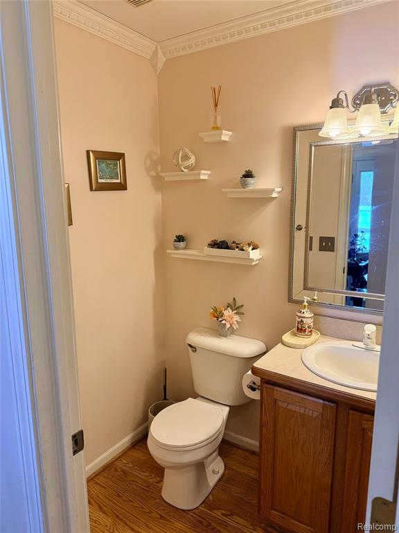 7586 Paradise Drive, Grand Blanc, MI 48439 — Photo 35