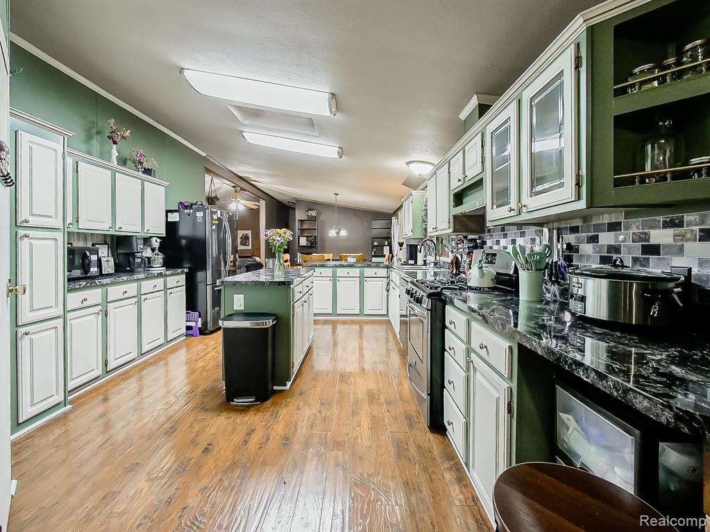 2015 Plum Street, Clarkston, MI 48348 — Photo 28
