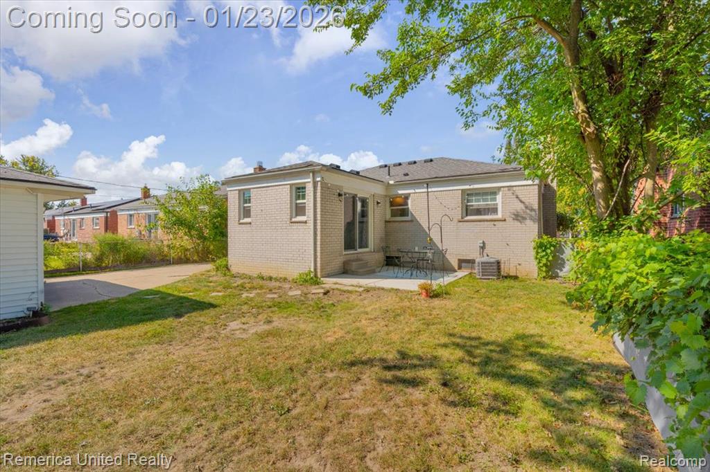 570 Cardwell Street, Garden City, MI — Photo 32