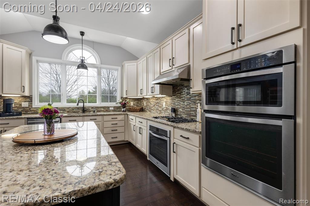 50282 Langley Drive, Novi, MI — Photo 14