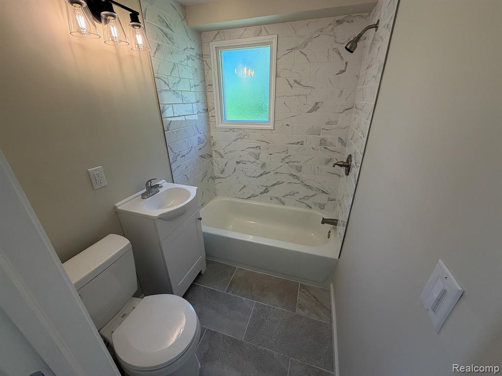11560 Island Ct Court, Hartland, MI 48353 — Photo 9
