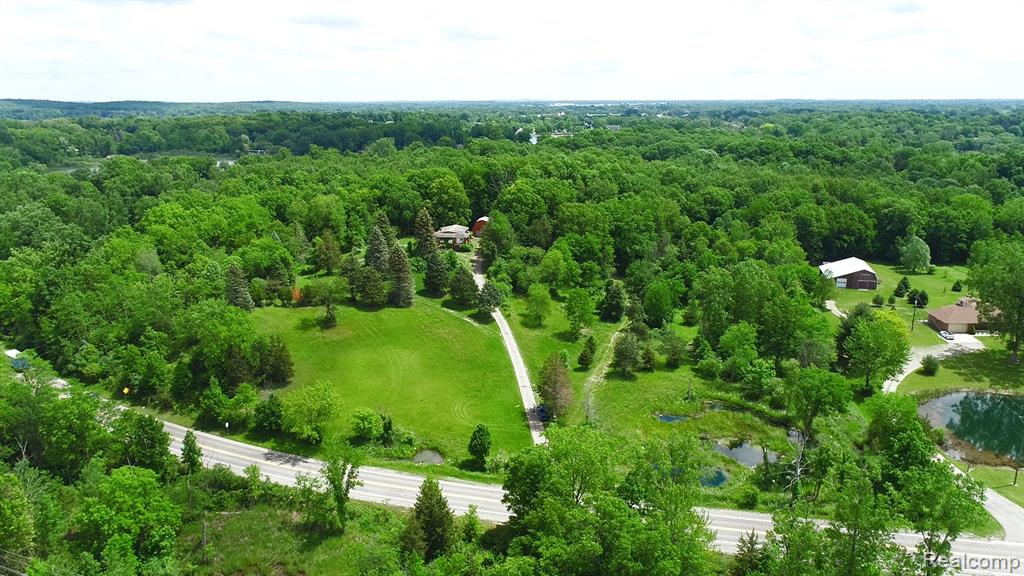 1050 Teggerdine Road, White Lake, MI — Photo 6