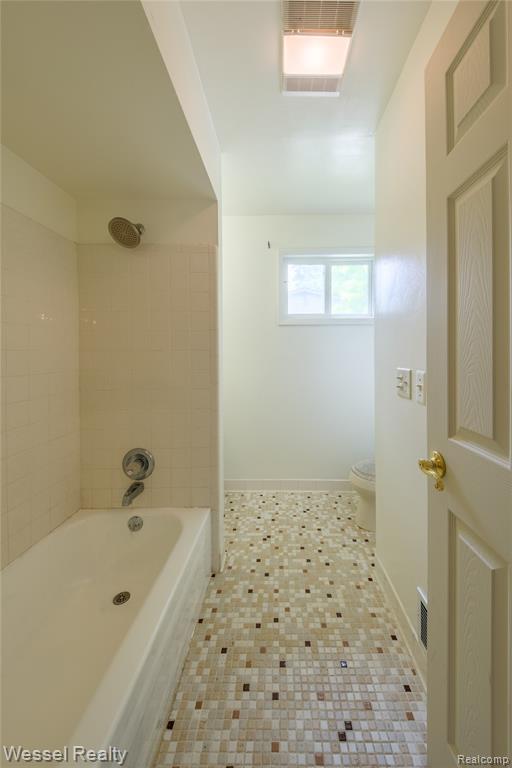 47437 BETTY Street, Shelby Twp, MI 48317 — Photo 18