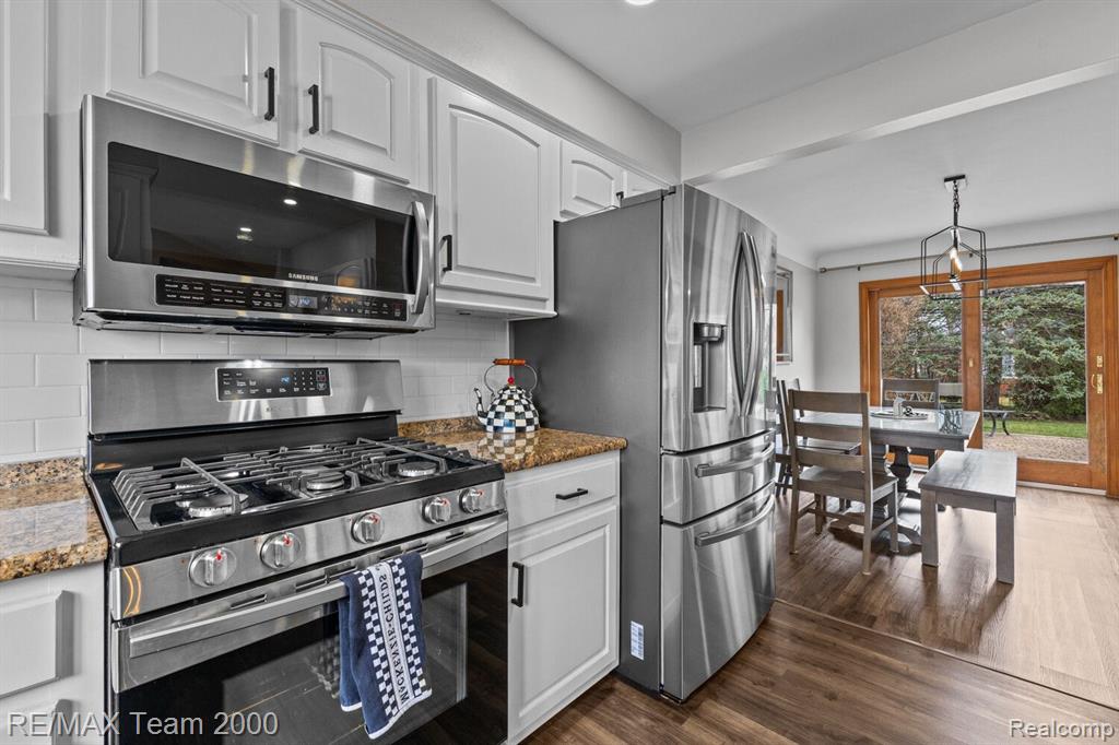 708 DOVER Street, Dearborn Heights, MI 48127 — Photo 11