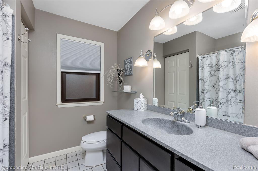 708 MOUNT VERNON Boulevard, Royal Oak, MI 48073 — Photo 29