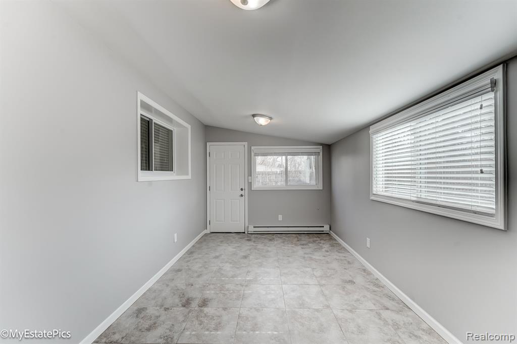 547 S Hawthorne Street, Westland, MI 48186 — Photo 28