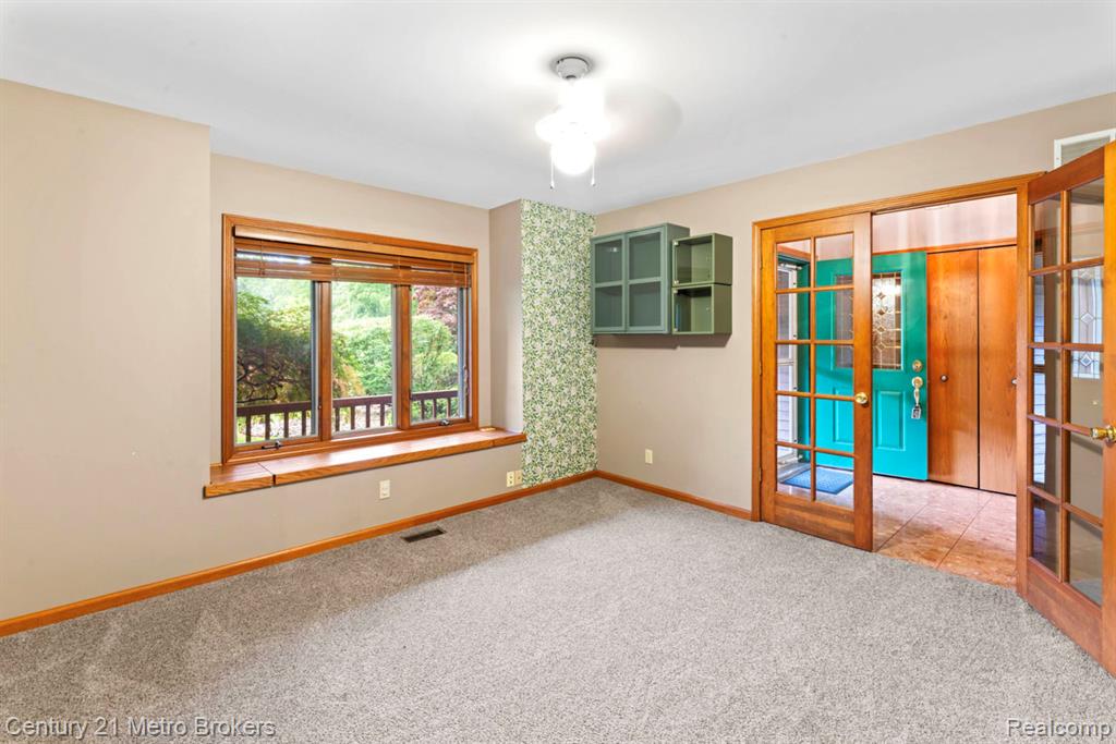 751 River Edge Court, Flushing, MI 48433 — Photo 10