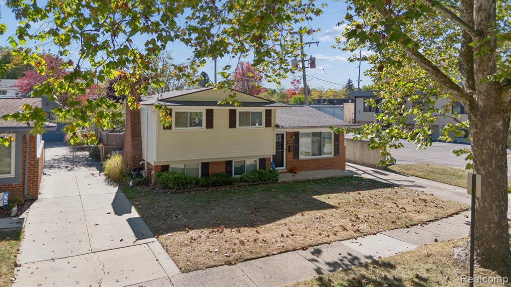 496 Langley Boulevard, Clawson, MI — Photo 36