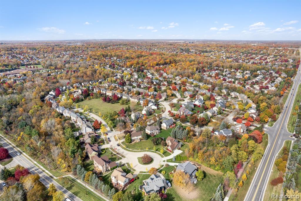 45516 VIOLET Lane, Novi, MI — Photo 69