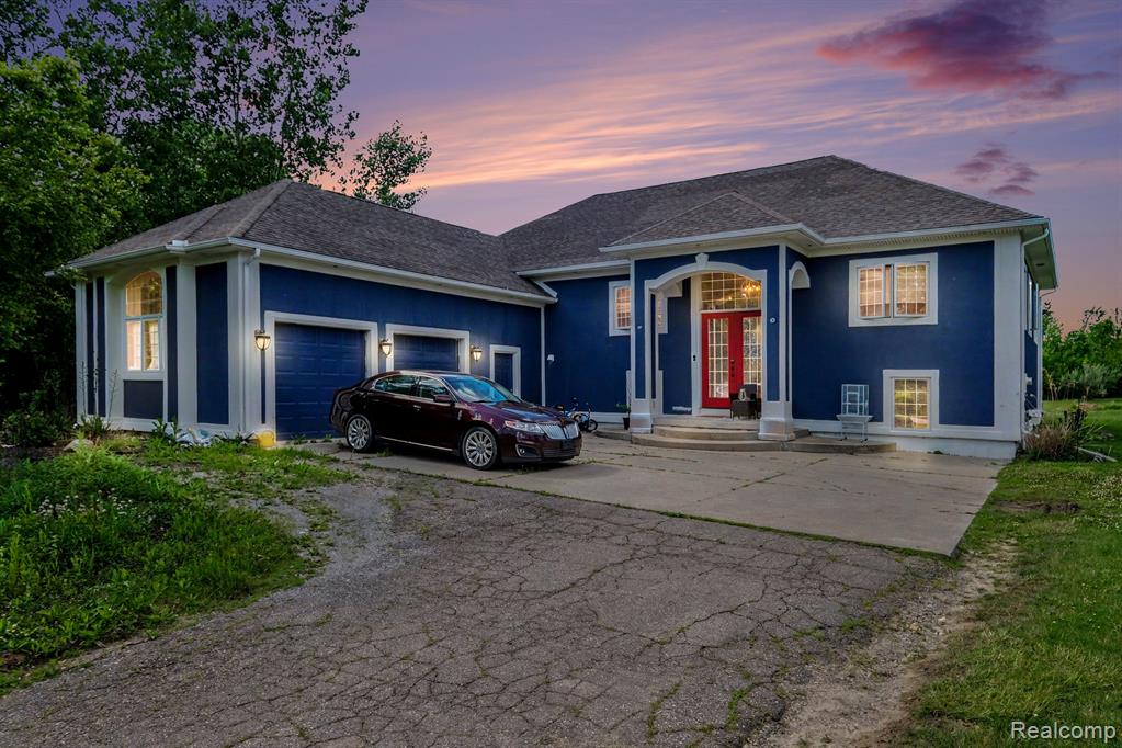 4251 E Maple Avenue, Grand Blanc, MI 48439 — Photo 4