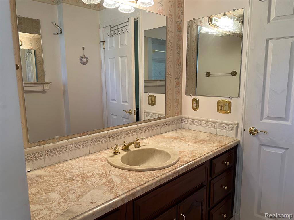 5198 Worchester Drive, Swartz Creek, MI 48473 — Photo 12
