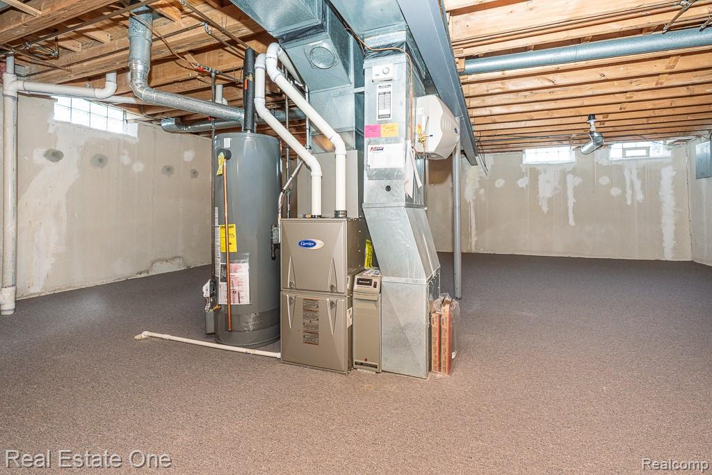 48790 Mill Bank Court, Utica, MI 48315 — Photo 27