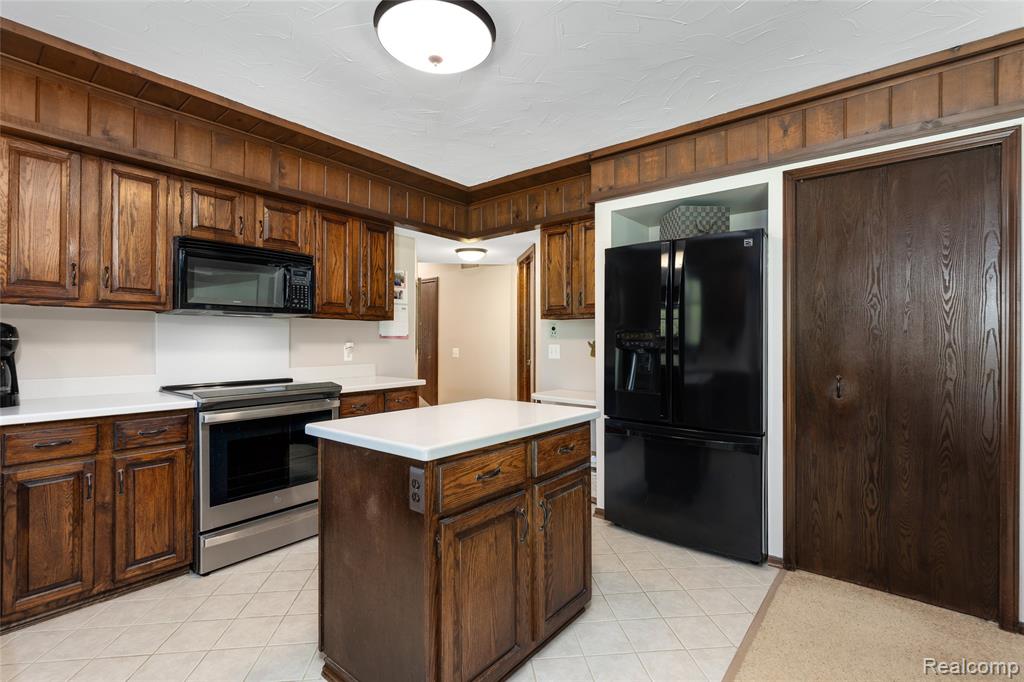 9730 Gibbs Road, Clarkston, MI 48348 — Photo 7