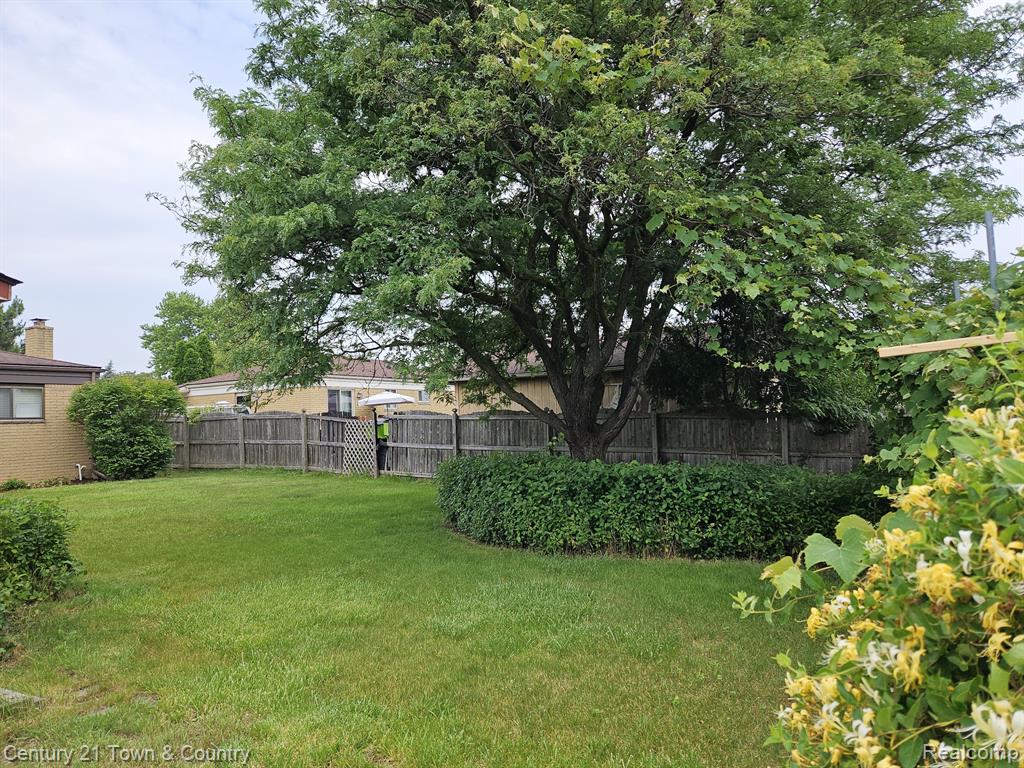 39622 University Drive, Sterling Heights, MI 48310 — Photo 6