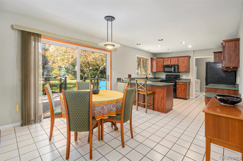 6429 Woodglen Drive, Clarkston, MI — Photo 10