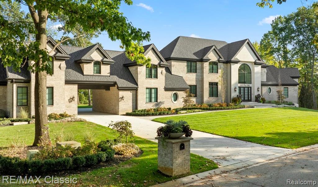 2866 Pine Bluffs Ct, Highland, MI — Photo 3