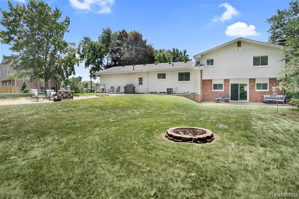 9851 Atwood Drive, South Lyon, MI 48178 — Photo 43
