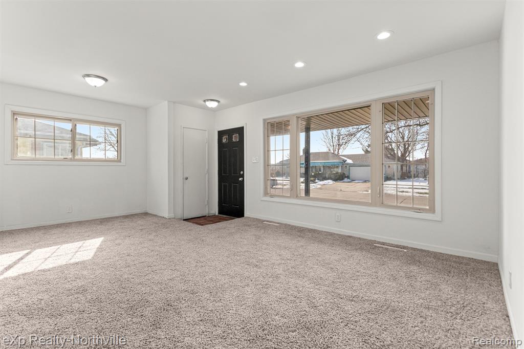 4675 Julius Boulevard, Westland, MI 48186 — Photo 8
