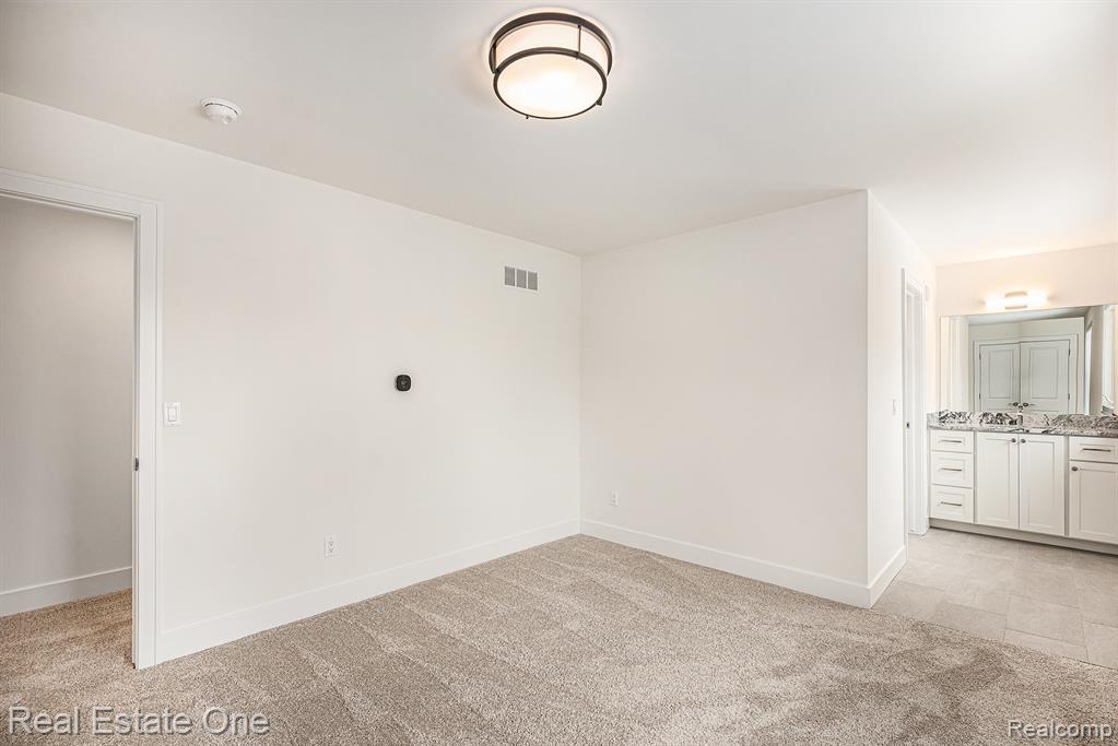 2423 BUCKTHORN Drive, Shelby, MI 48316 — Photo 31