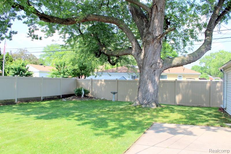 9396 Allen Road, Allen Park, MI 48101 — Photo 7