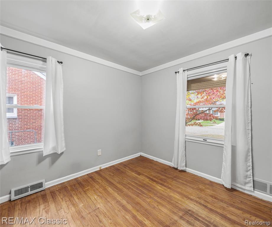 9951 Berwyn, Redford, MI 48239 — Photo 11