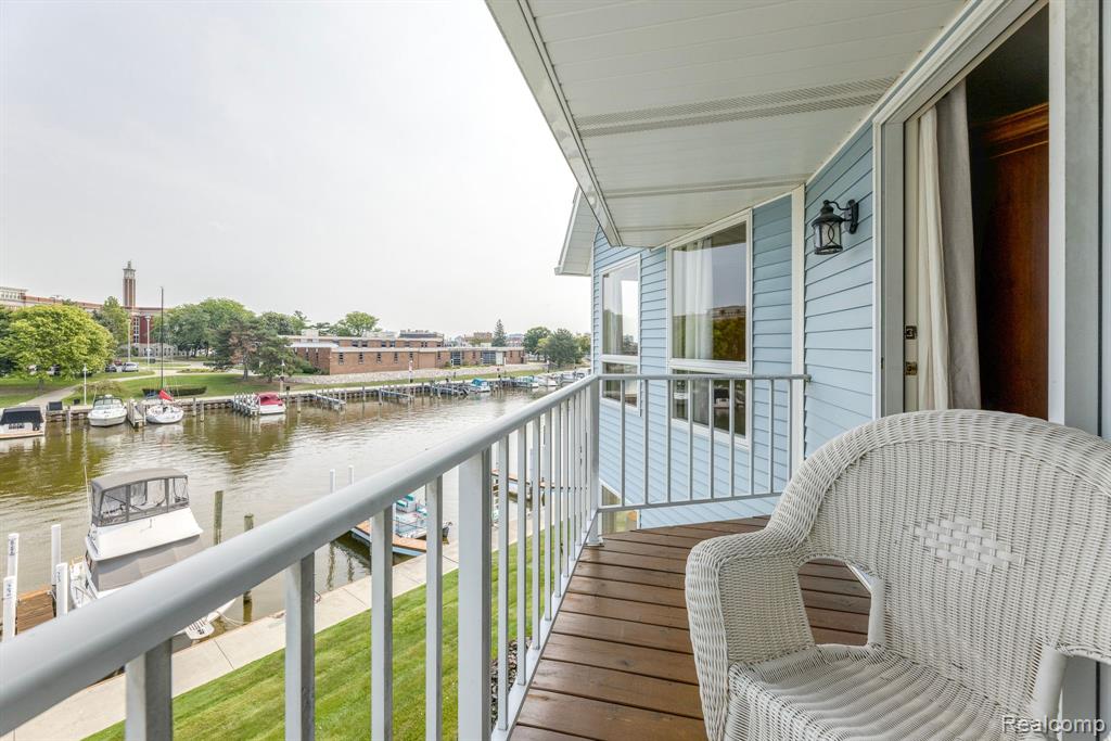 833 N Pointe, Port Huron, MI 48060 — Photo 28