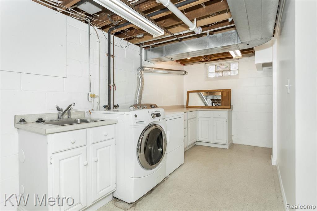620 CATALPA Drive, Royal Oak, MI 48067 — Photo 28