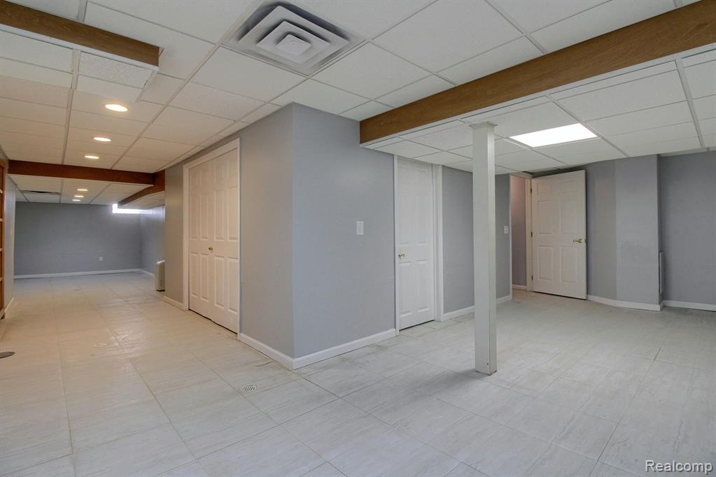 571 NEW TOWN Street W, Detroit, MI 48215 — Photo 31