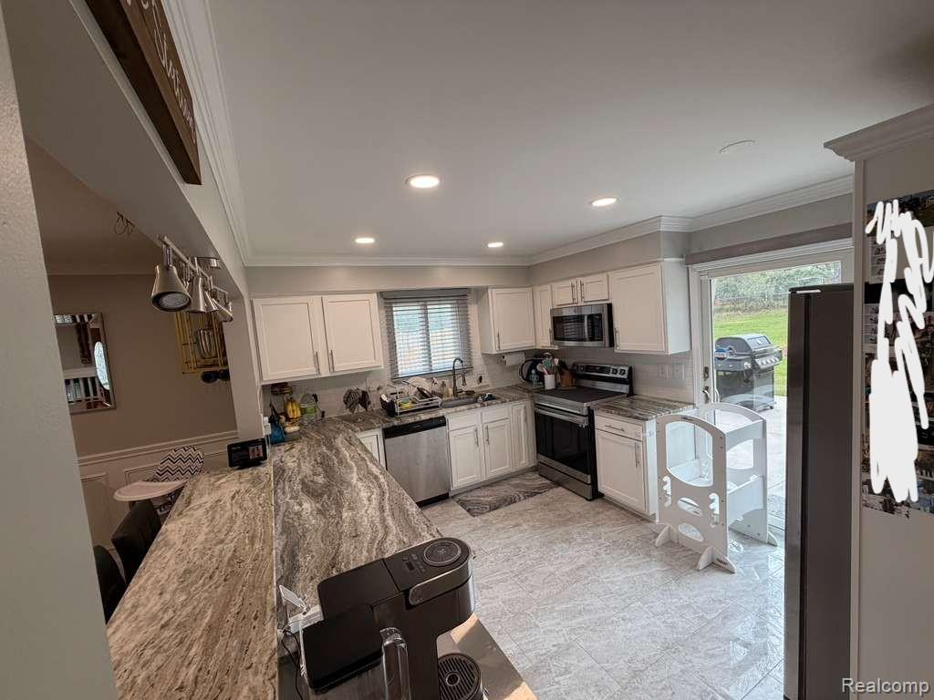 4803 Crestbrook Drive, Waterford, MI 48328 — Photo 5