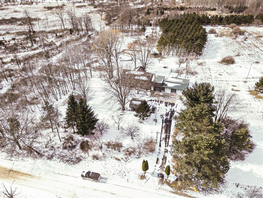 9631 BYRON Road, Howell, MI 48855 — Photo 43