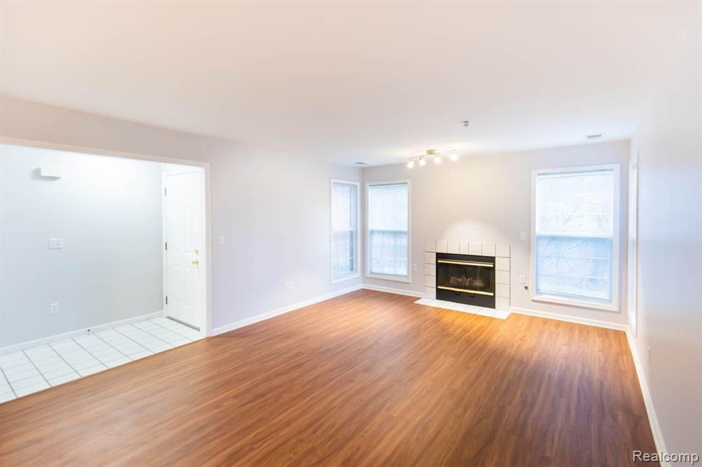 28460 CARLTON WAY Drive, Novi, MI 48377 — Photo 8