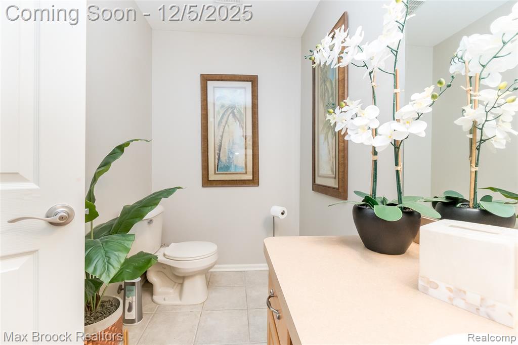 6157 Lochmore Drive, Commerce Twp, MI 48382 — Photo 11