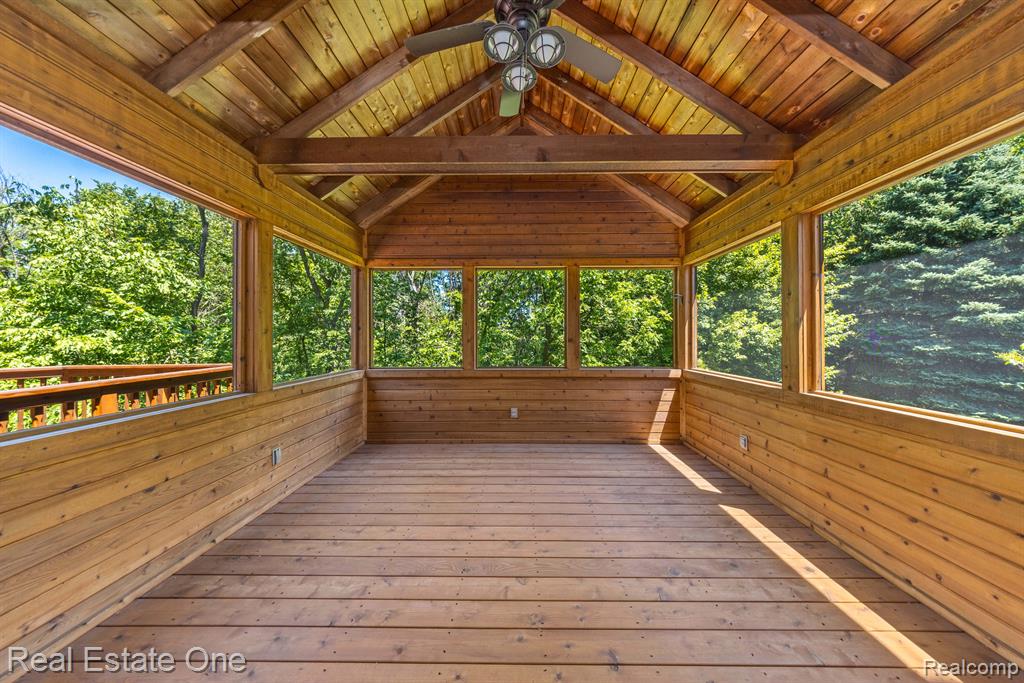 6745 CHARING Crossing, West Bloomfield, MI — Photo 71