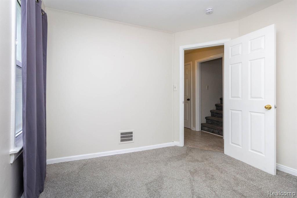 33627 Bock Street, Garden City, MI — Photo 16