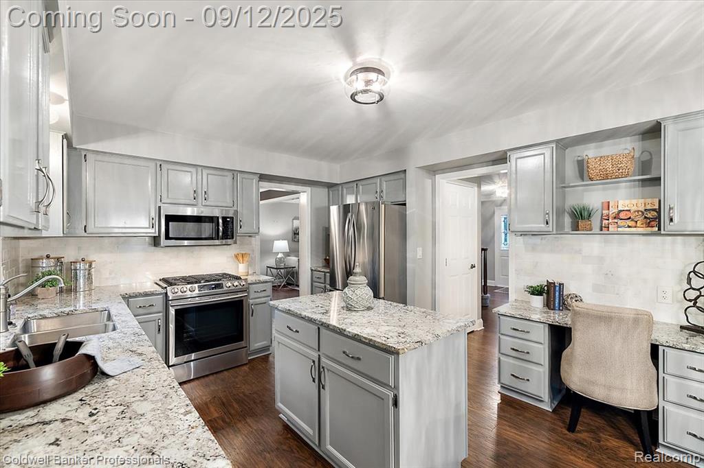 49238 Plum Tree Drive, Plymouth, MI 48170 — Photo 27