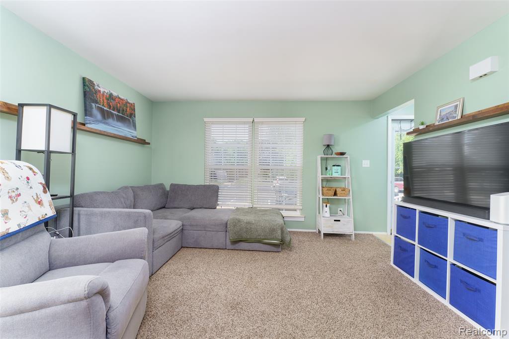 28306 Coventry Court, Trenton, MI 48183 — Photo 3