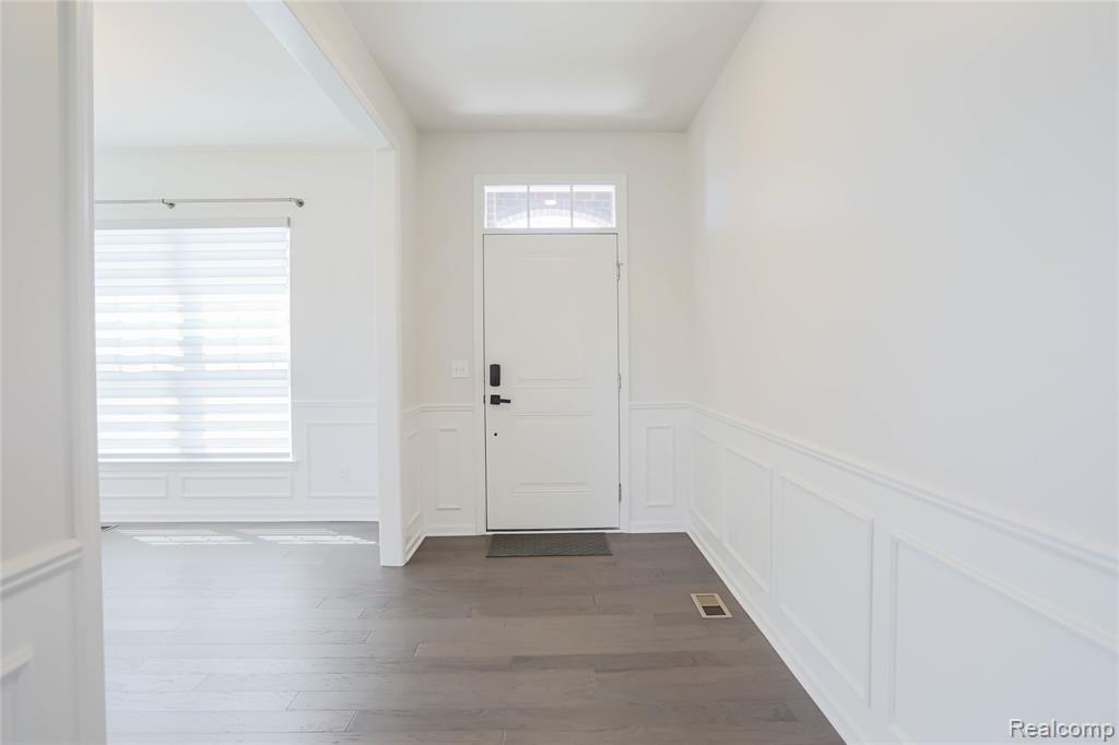 13101 Valencia Drive, Utica, MI 48315 — Photo 10