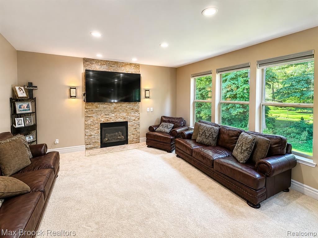 3238 Terra Court, Wixom, MI 48393 — Photo 10