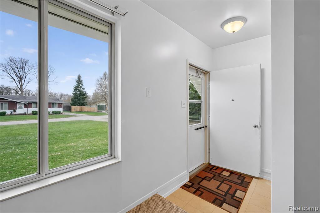 4739 Joan Lane, Pinckney, MI 48169 — Photo 5