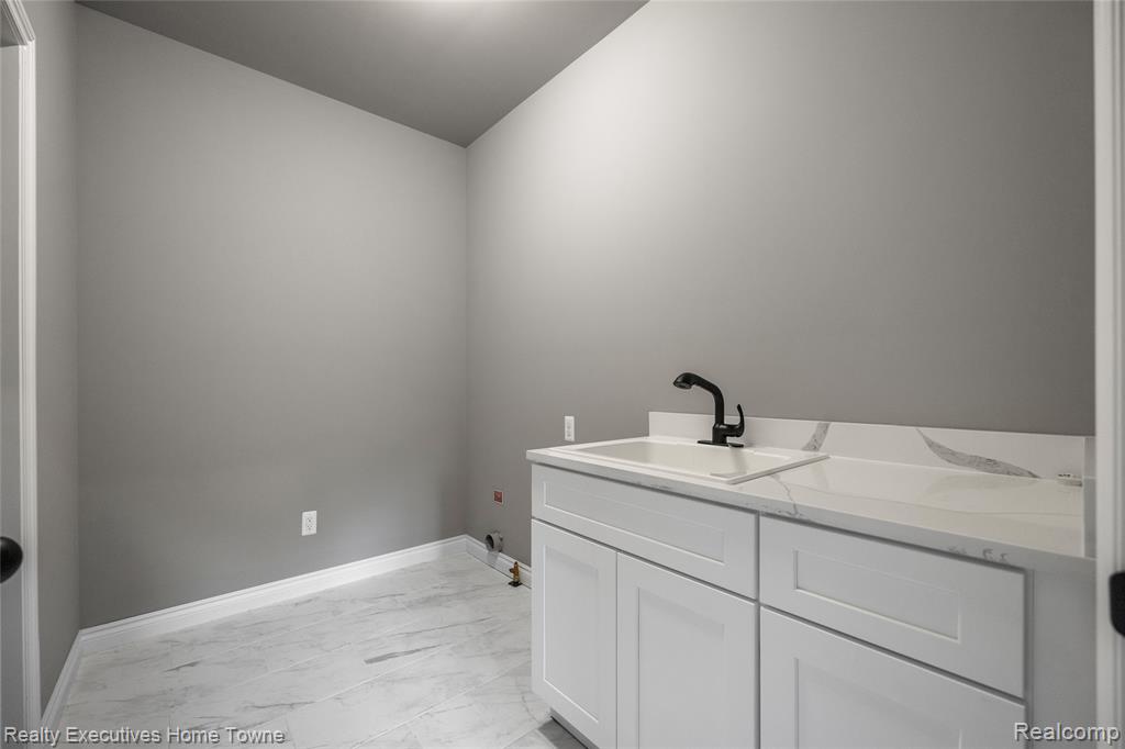 50860 TIMBERSTONE Drive, Macomb, MI 48042 — Photo 18