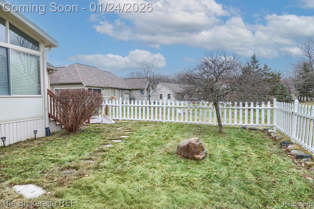 7095 Woods West Drive, Flushing, MI 48433 — Photo 7