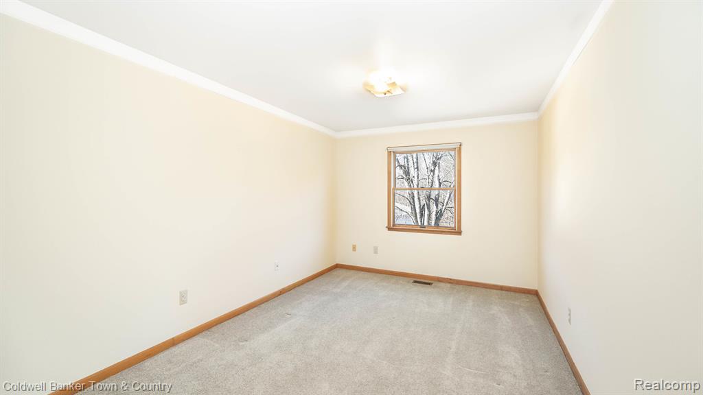 5427 OAK GROVE Road, Howell, MI 48855 — Photo 37