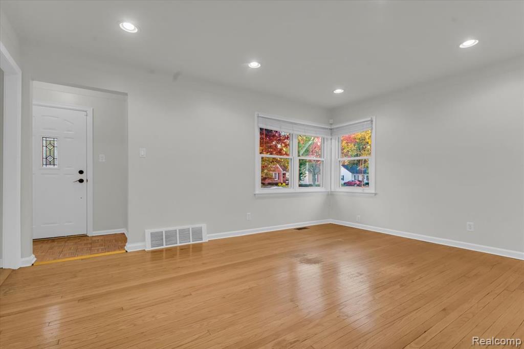 912 Woodsboro Drive, Royal Oak, MI 48067 — Photo 6