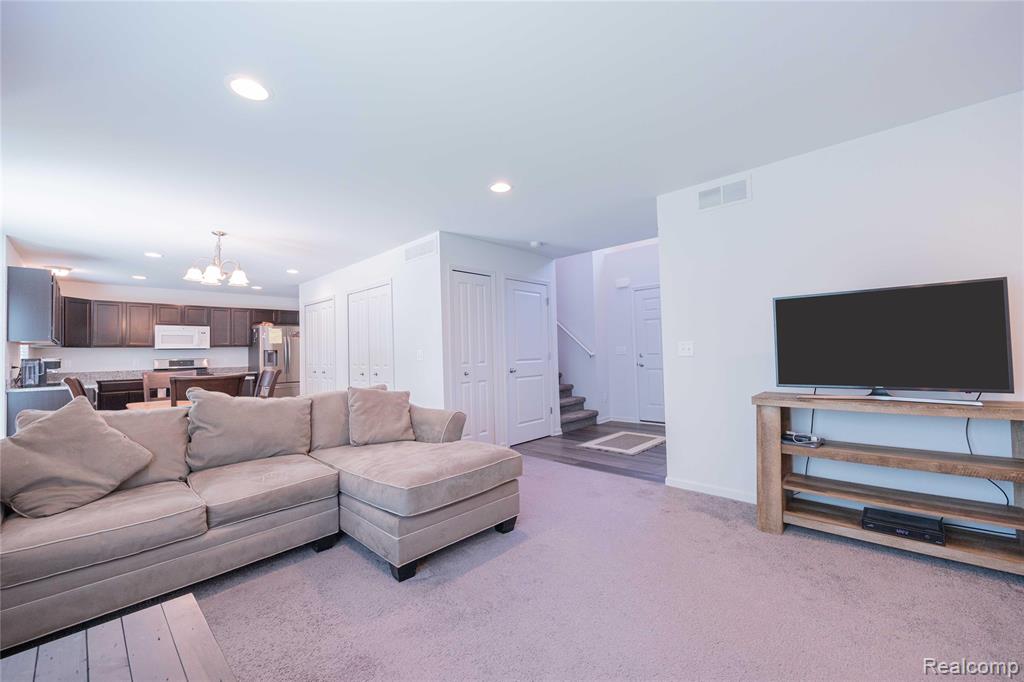 37467 S Dianne Lane, New Boston, MI 48164 — Photo 8